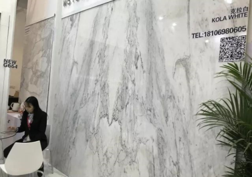黑白灰大規格產品占主流，暖色系逐漸增多.jpg