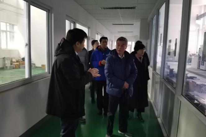 繆斌一行到建筑材料研究總院調研2.jpg