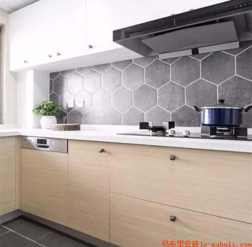 六角砖厨房铺贴效果图4.jpg